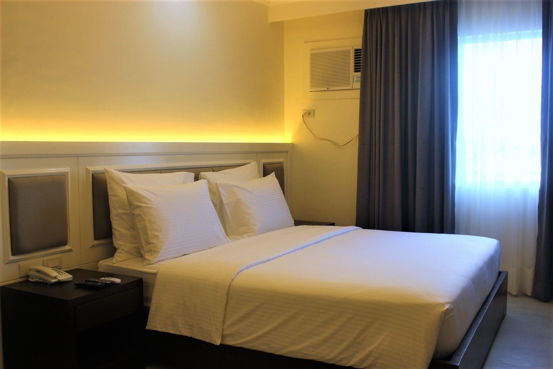 Sotogrande Iloilo Hotel Dış mekan fotoğraf