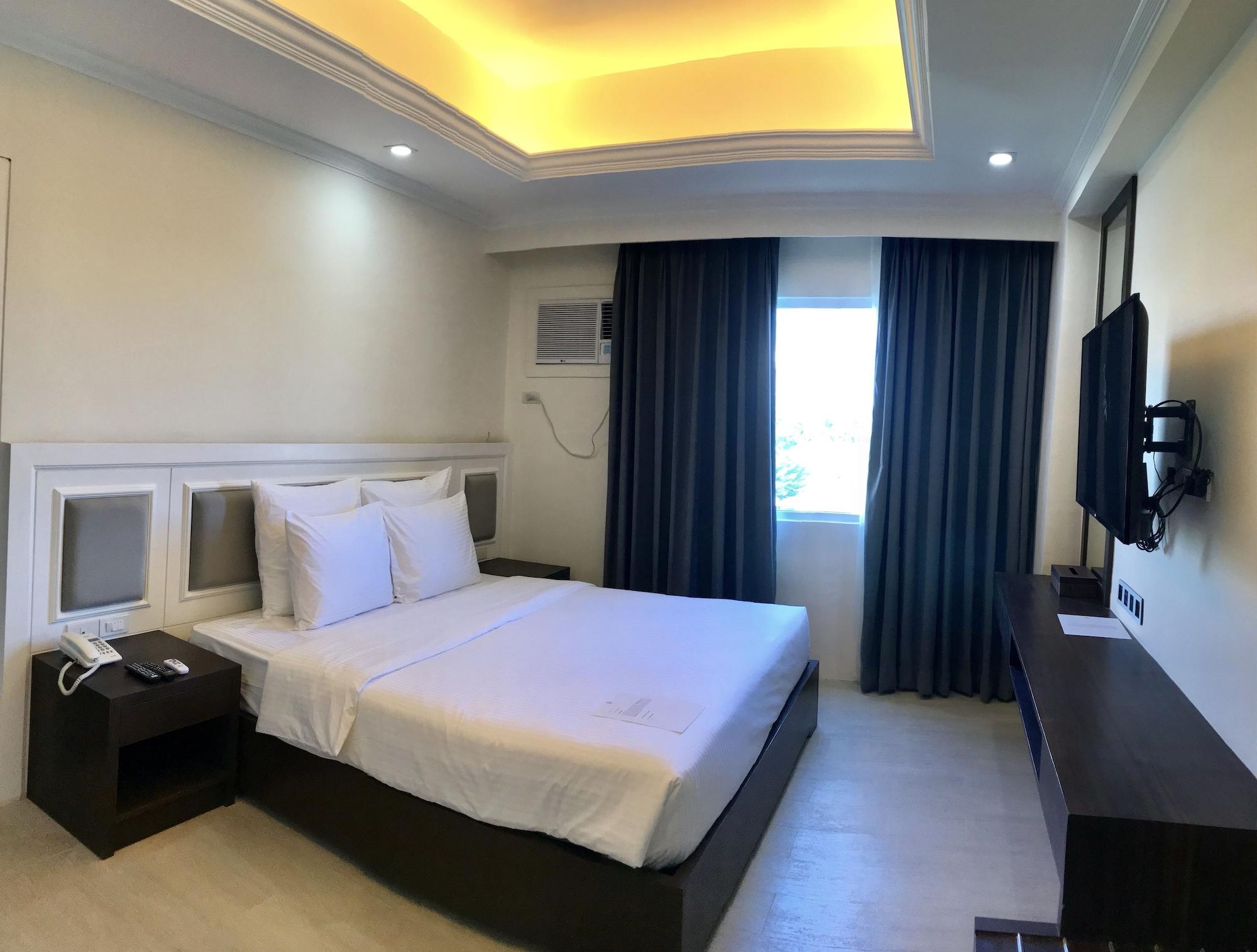 Sotogrande Iloilo Hotel Dış mekan fotoğraf