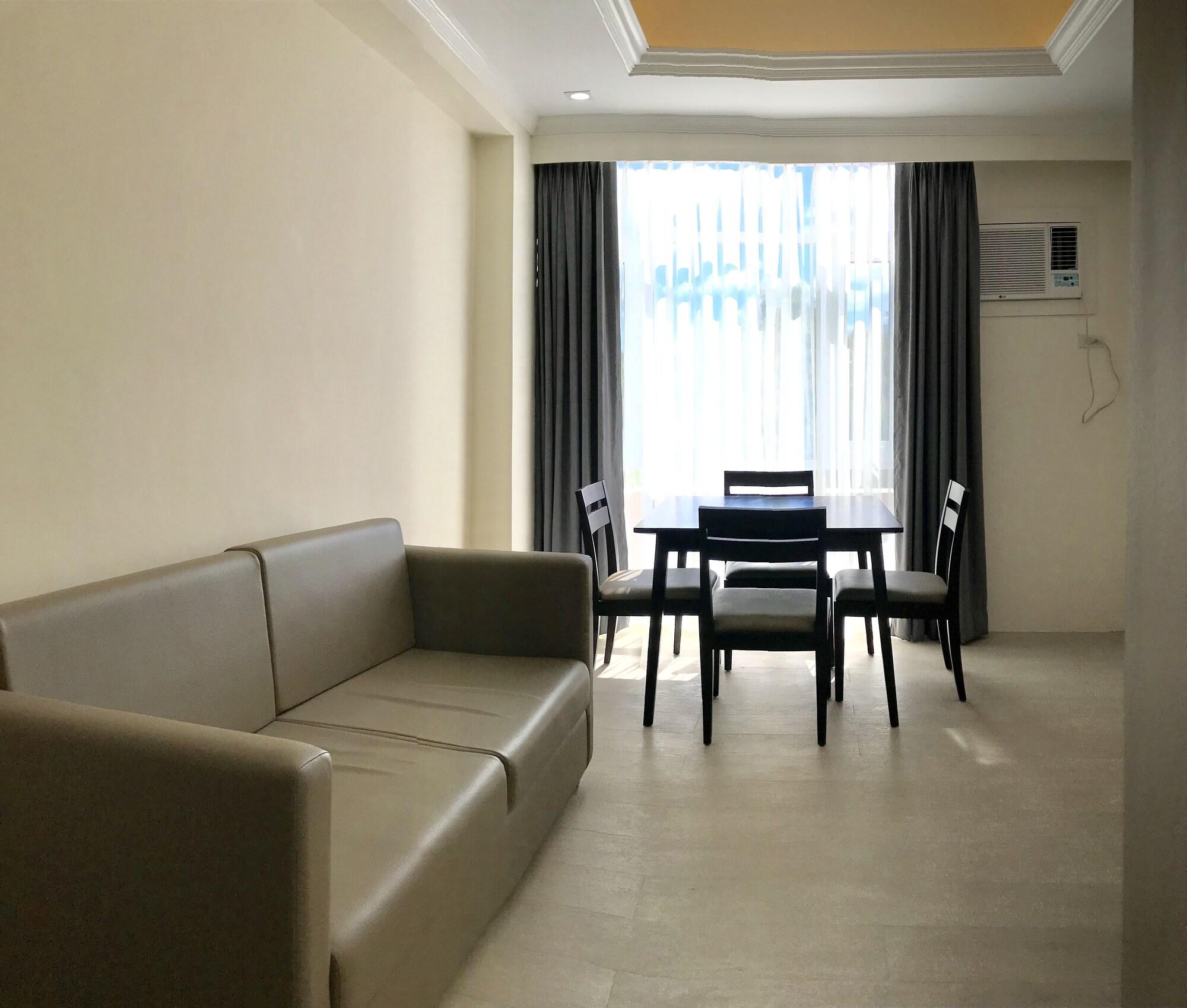 Sotogrande Iloilo Hotel Dış mekan fotoğraf