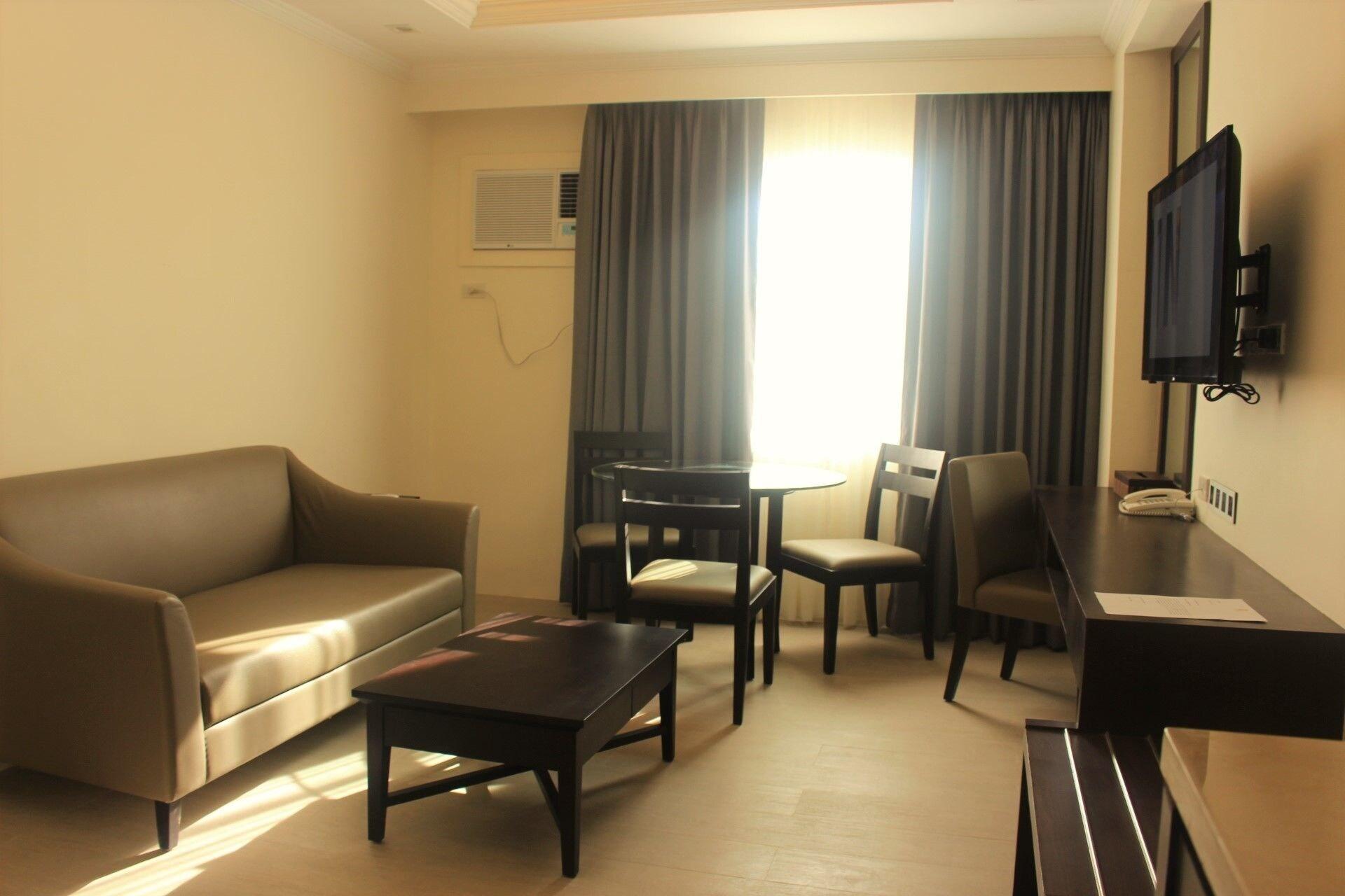 Sotogrande Iloilo Hotel Dış mekan fotoğraf