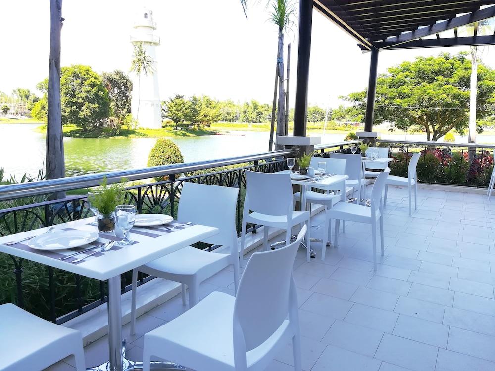 Sotogrande Iloilo Hotel Dış mekan fotoğraf
